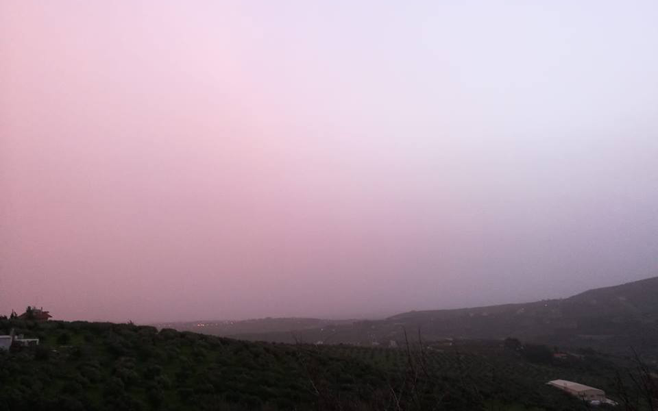 Η αφρικανική σκόνη «σκέπασε» την Κρήτη (φωτογραφίες)-1