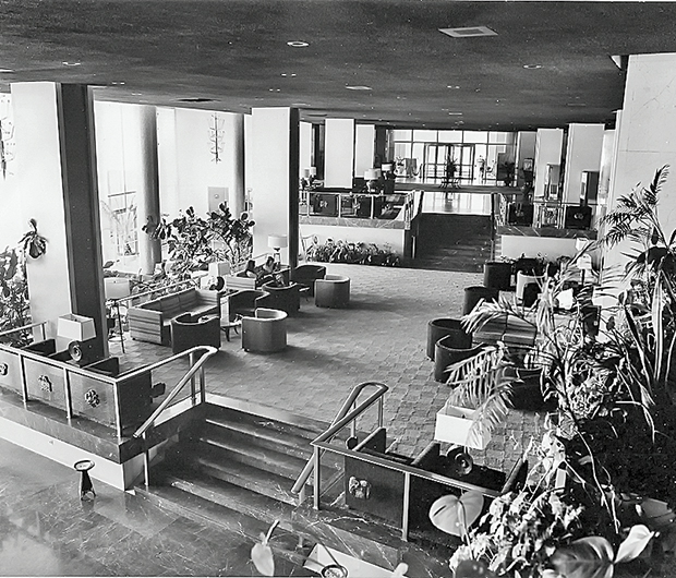 Η αλυσίδα Χίλτον κλείνει 100 χρόνια ζωής, η Αθήνα τής εύχεται να τα χιλιάσει-2