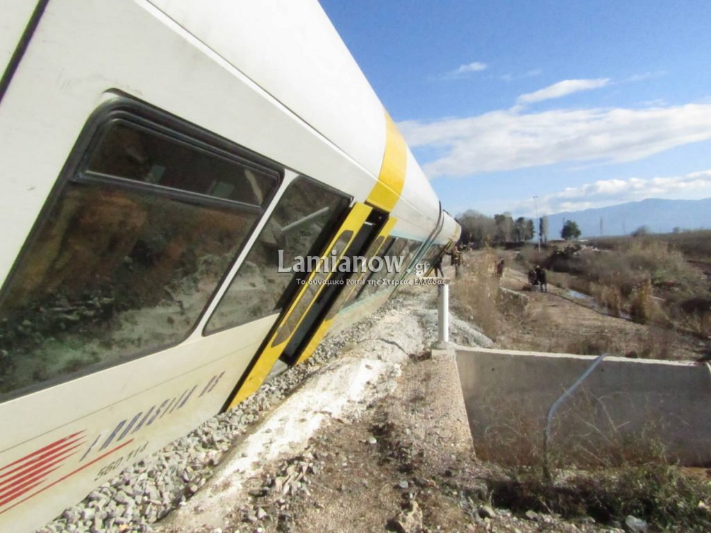 Περιπέτεια για τους επιβάτες αμαξοστοιχίας στο Λιανοκλάδι (φωτογραφίες)-1