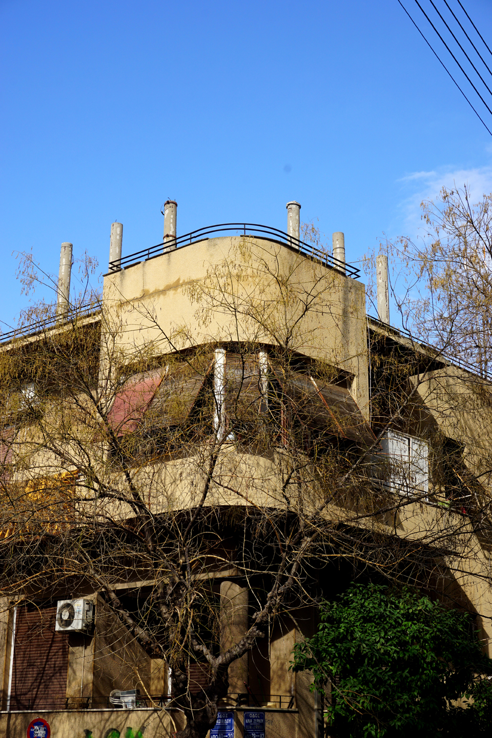 Σπίτια του Μεσοπολέμου στην Ιακωβίδου και στην Ηλία Ζερβού-1