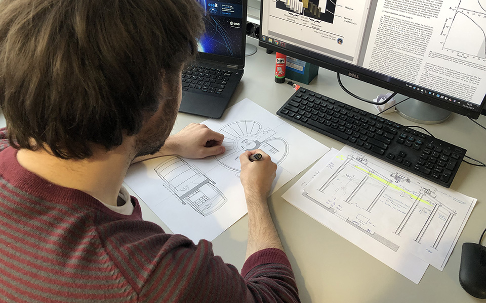 Έλληνας φοιτητής σχεδιάζει σπίτια για το ευρωπαϊκό «Σεληνιακό Χωριό»-1