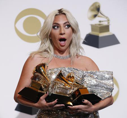 Η Lady Gaga είναι γεννημένη για να τολμά-1