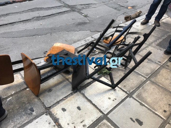 Αυτοκίνητο παρέσυρε πεζούς στη Θεσσαλονίκη – Τρεις τραυματίες (φωτογραφίες)-1