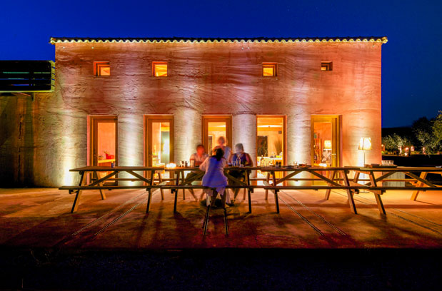 Αφιέρωμα Γάμος: Μεταξύ φίλων-2