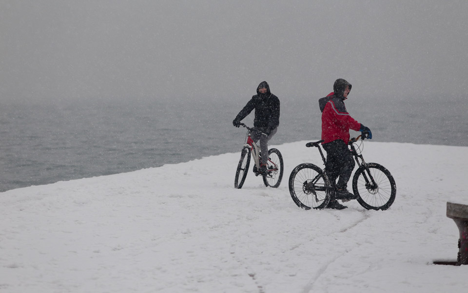 Εντονη κακοκαιρία το Σάββατο: Χιονοπτώσεις, xαμηλές θερμοκρασίες και θυελλώδεις άνεμοι σε όλη τη χώρα-1