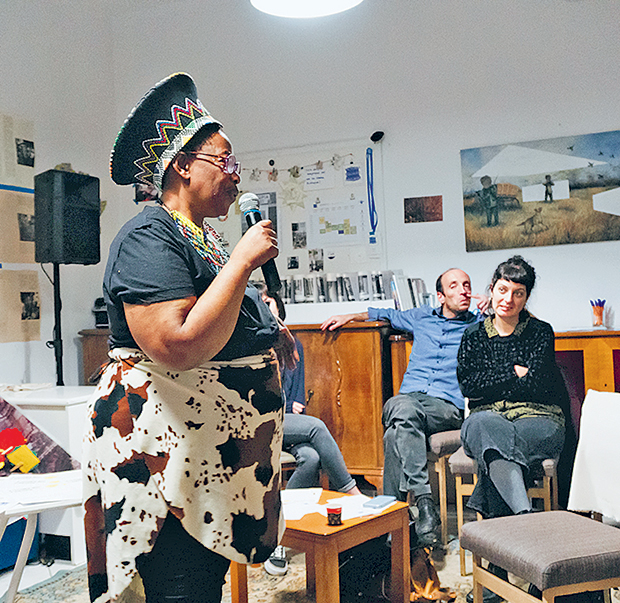 Το ταξίδι της προσφυγιάς μέσα από μηνύματα-2