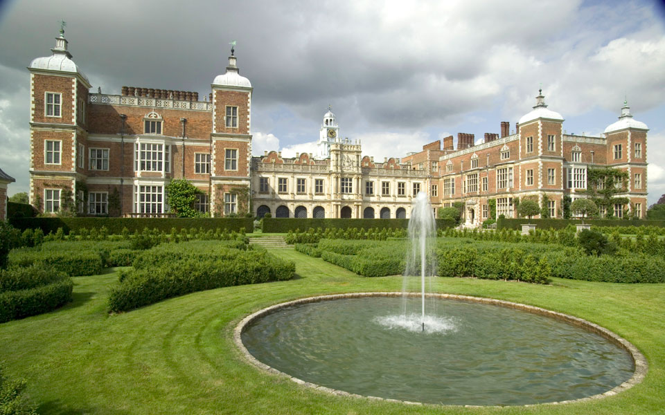 Τα παλάτια της «ευνοούμενης»-1