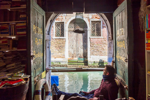 Η Βενετία βγάζει τη μάσκα-3