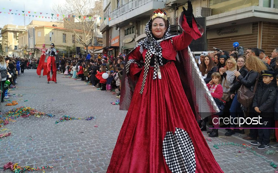 Σε ρυθμούς καρναβαλιού το Ηράκλειο Κρήτης (φωτογραφίες)-2