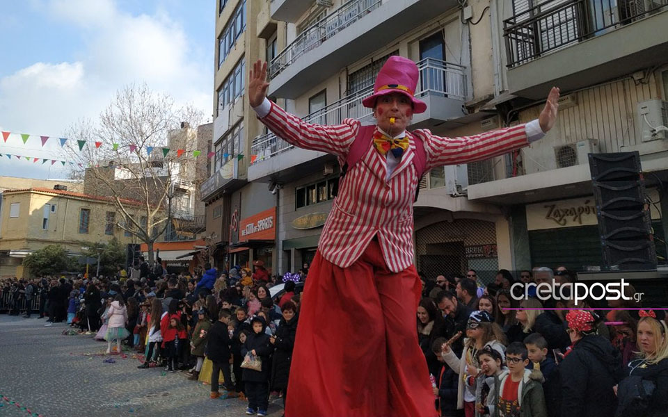 Σε ρυθμούς καρναβαλιού το Ηράκλειο Κρήτης (φωτογραφίες)-3