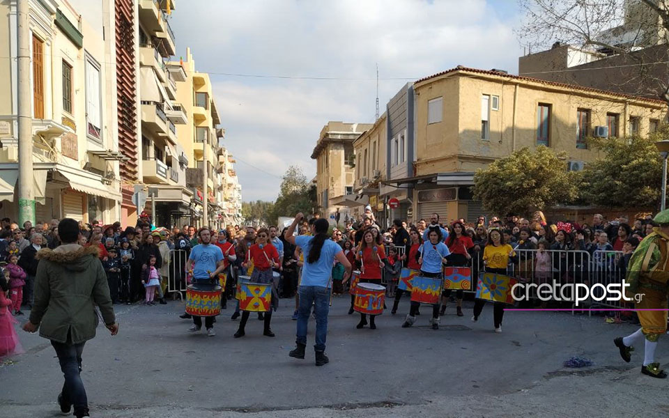 Σε ρυθμούς καρναβαλιού το Ηράκλειο Κρήτης (φωτογραφίες)-5