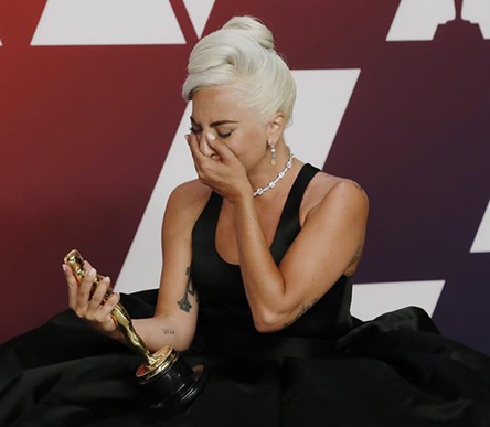 H ΤUDOR συγχαίρει τη Lady Gaga για το Όσκαρ-3