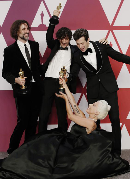 H ΤUDOR συγχαίρει τη Lady Gaga για το Όσκαρ-1