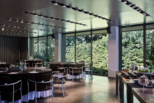 Επιχείρηση MICE *-1