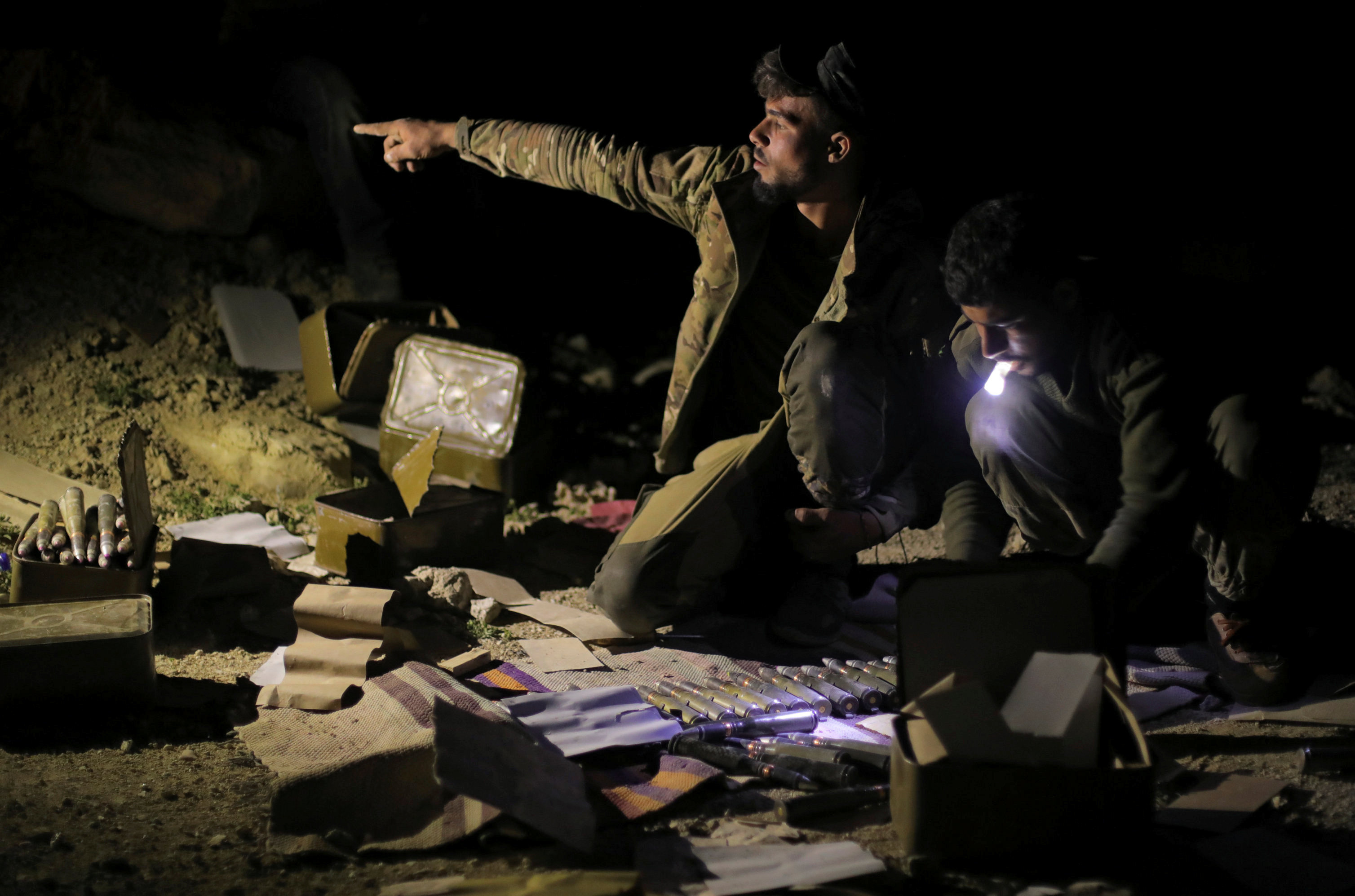 Εκατοντάδες τζιχαντιστές στα χέρια των Συριακών Δυνάμεων στη Μπαγκούζ – Επαναπατρίζονται 20.000 Ιρακινοί-3