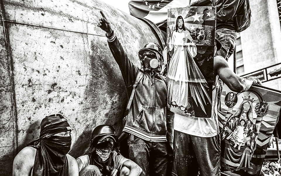 Οι μητέρες του αντάρτικου της Κολομβίας και τα μοντέλα της Σενεγάλης-2