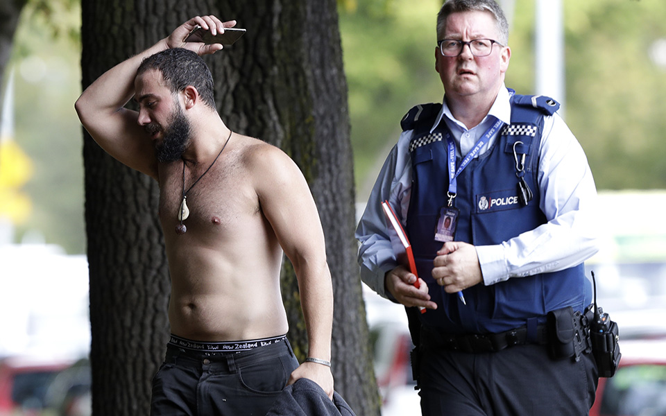 Σαράντα εννιά  νεκροί από επίθεση ενόπλων σε δύο τεμένη στη Νέα Ζηλανδία (Βίντεο – Φωτογραφίες)-9