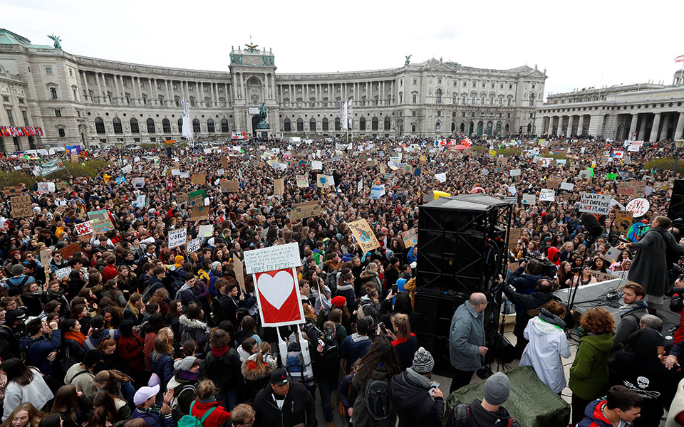 Παγκόσμια μαθητική κινητοποίηση για το κλίμα – Συγκεντρώσεις σε Αθήνα, Θεσσαλονίκη-4