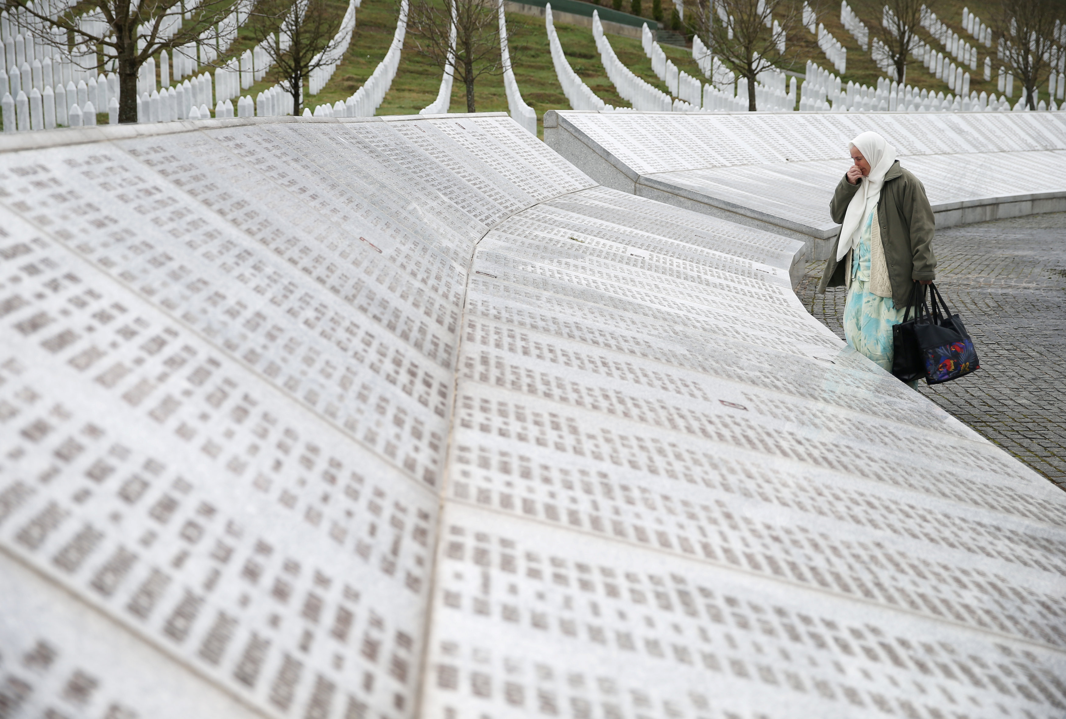 Ισόβια στον Κάρατζιτς για τη σφαγή της Σρεμπρένιτσα-7