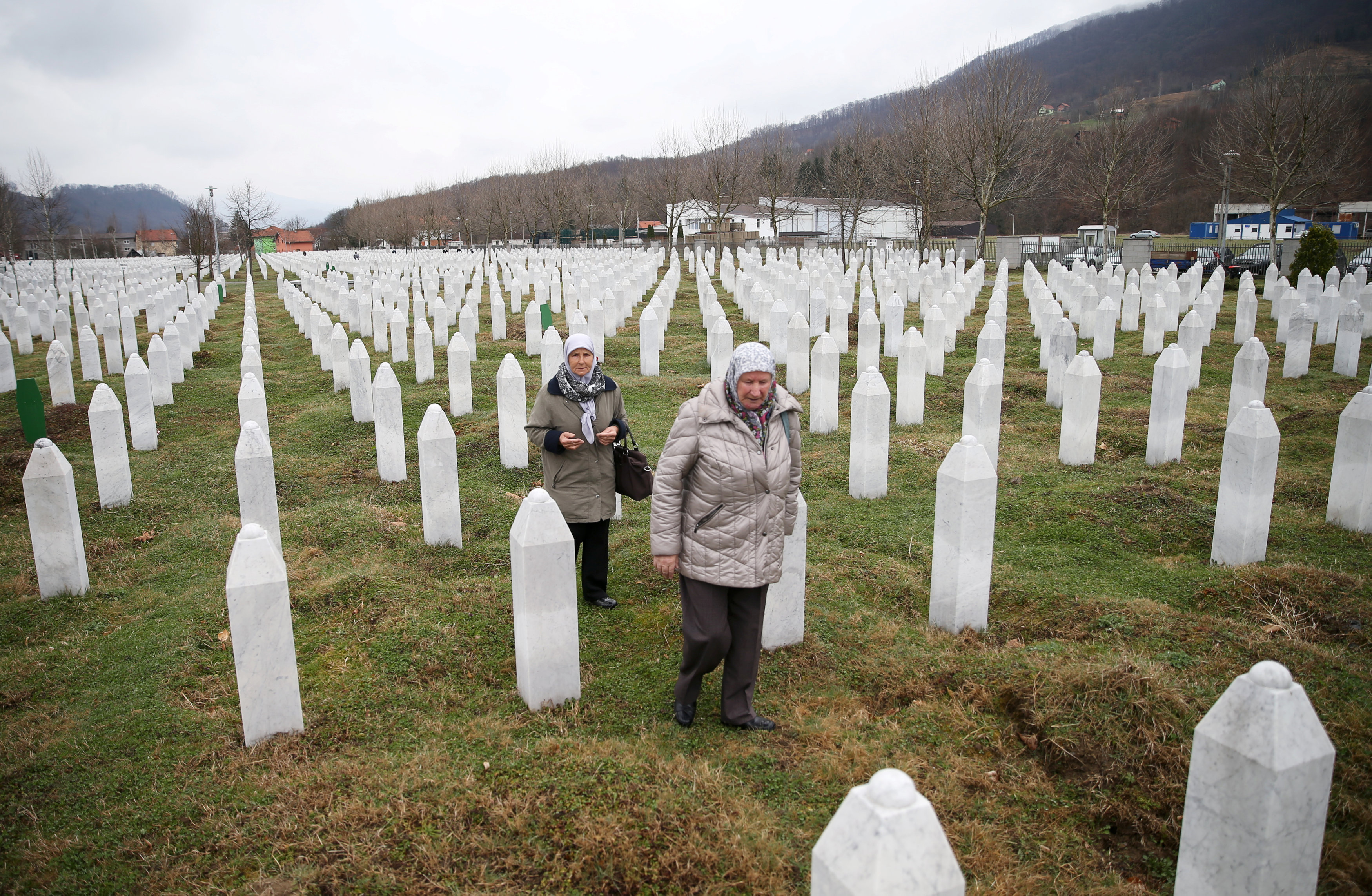 Ισόβια στον Κάρατζιτς για τη σφαγή της Σρεμπρένιτσα-3