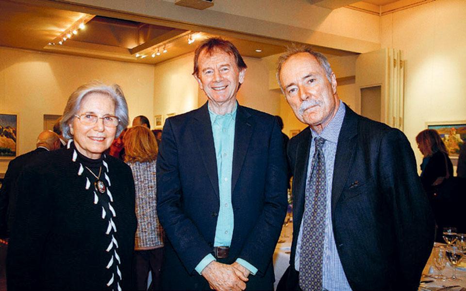 Το μνημείο του Θρασύλλου, στον ίσκιο του Παρθενώνα, έλαμψε στο χειμωνιάτικο Λονδίνο-3