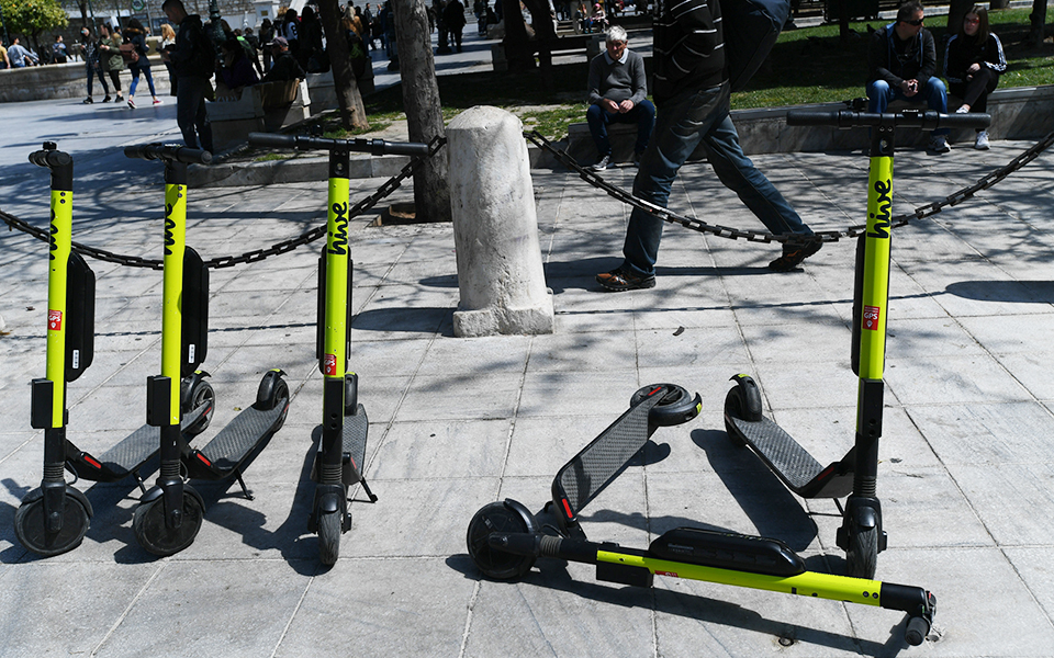 Η ζωή… πατίνι στο κέντρο της Αθήνας-1