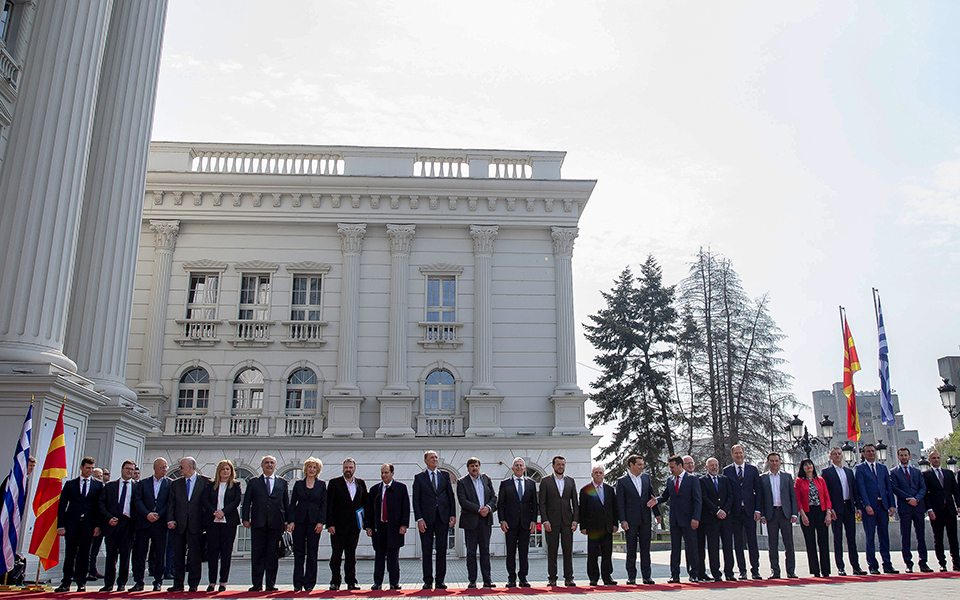 Ολοκληρώθηκε η συνάντηση του Αλέξη Τσίπρα με τον Ζόραν Ζάεφ (φωτογραφίες-βίντεο)-9