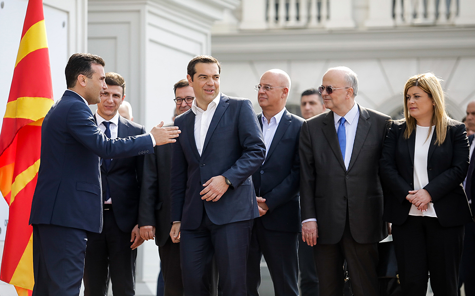 Ολοκληρώθηκε η συνάντηση του Αλέξη Τσίπρα με τον Ζόραν Ζάεφ (φωτογραφίες-βίντεο)-6