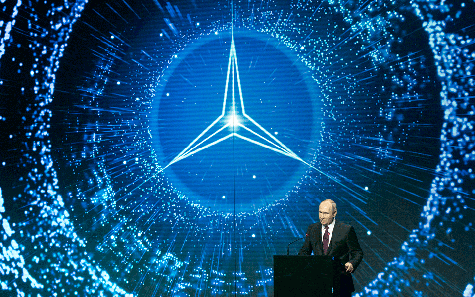 Ο Πούτιν χαιρετίζει τα εγκαίνια του νέου εργοστασίου της Μερσέντες στη Ρωσία-3