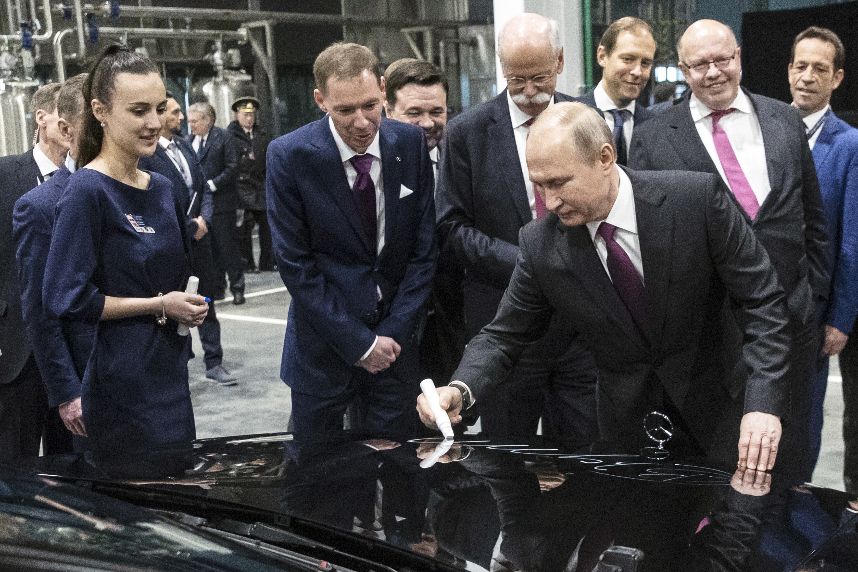 Ο Πούτιν χαιρετίζει τα εγκαίνια του νέου εργοστασίου της Μερσέντες στη Ρωσία-1