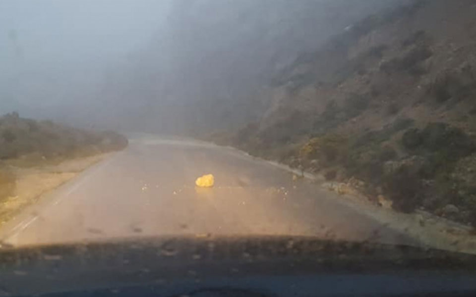 Σοβαρά προβλήματα από την κακοκαιρία στην Κρήτη – Απεγκλωβίστηκαν 18 άτομα (βίντεο – φωτογραφίες)-2