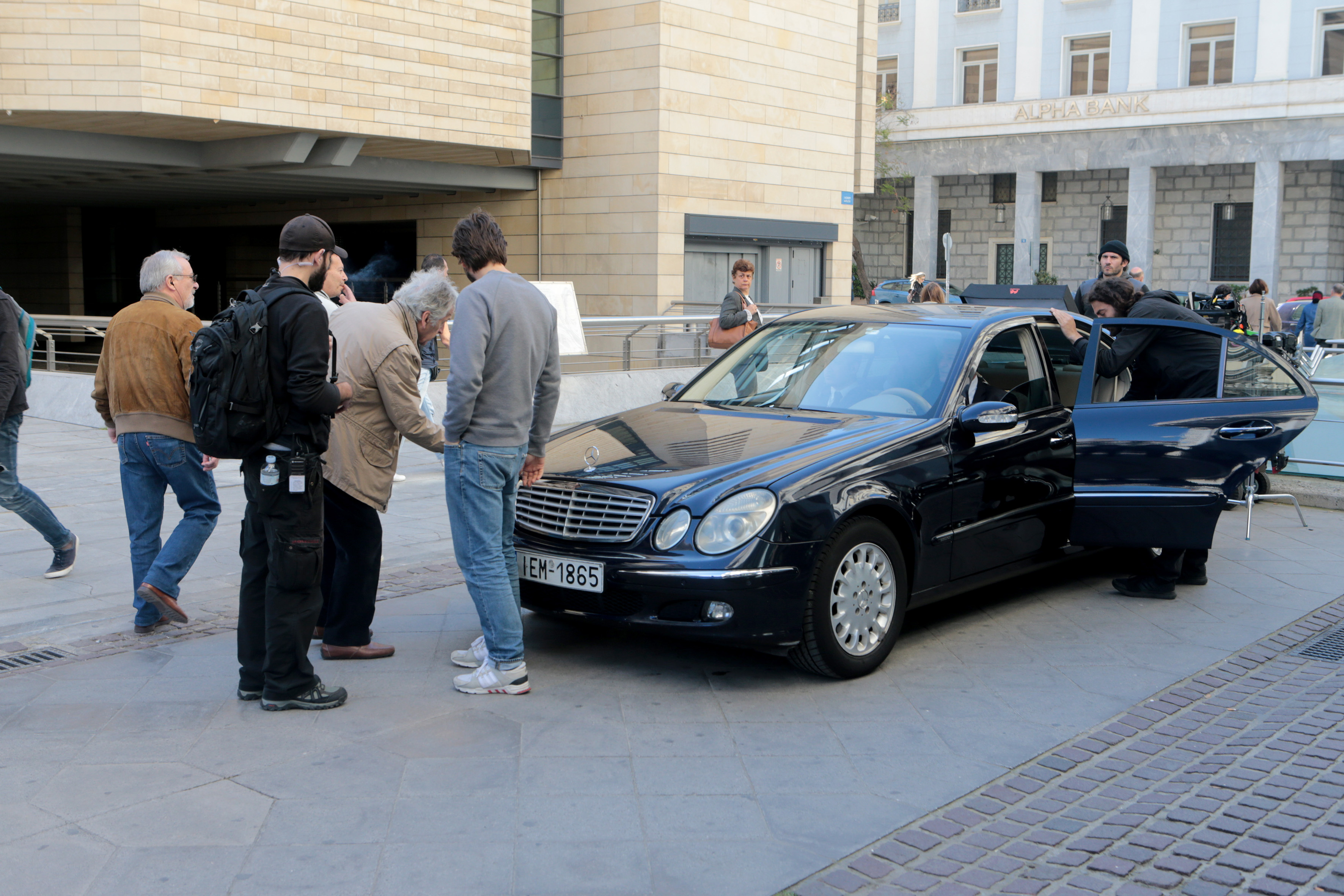 Φωτογραφίες από τα γυρίσματα της ταινίας του Κ. Γαβρά στο κέντρο της Αθήνας-2