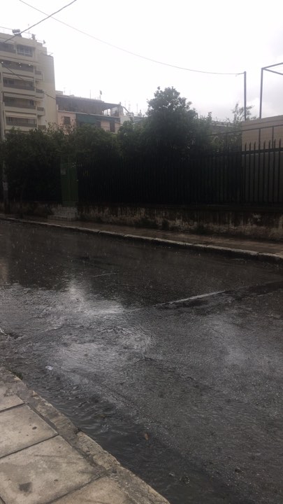 Σε κλοιό κακοκαιρίας η Αττική– Χαλάζι στο κέντρο της πρωτεύουσας (Βίντεο – Φωτογραφίες)-4