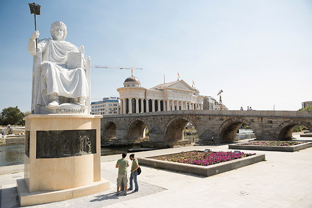 Κλείνουμε εισιτήριο-5
