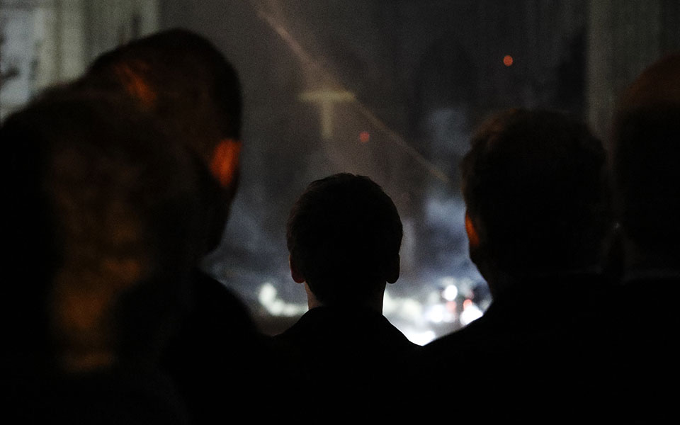 Συγκλονιστική περιγραφή για το εσωτερικό της Παναγίας των Παρισίων: Εικόνα βομβαρδισμού-2