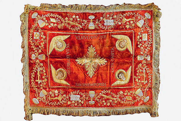 Κεντημένοι με ατλάζι, κατιφέ και μαργαριτάρια-3