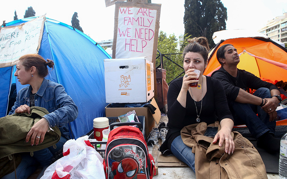 Επιχείρηση της αστυνομίας για απομάκρυνση των προσφύγων από το Σύνταγμα-2