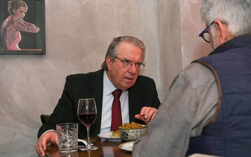 Γεώργιος Μπαμπινιώτης στην «Κ»: Προτείνω να κλείσουν τα πανεπιστήμια-1