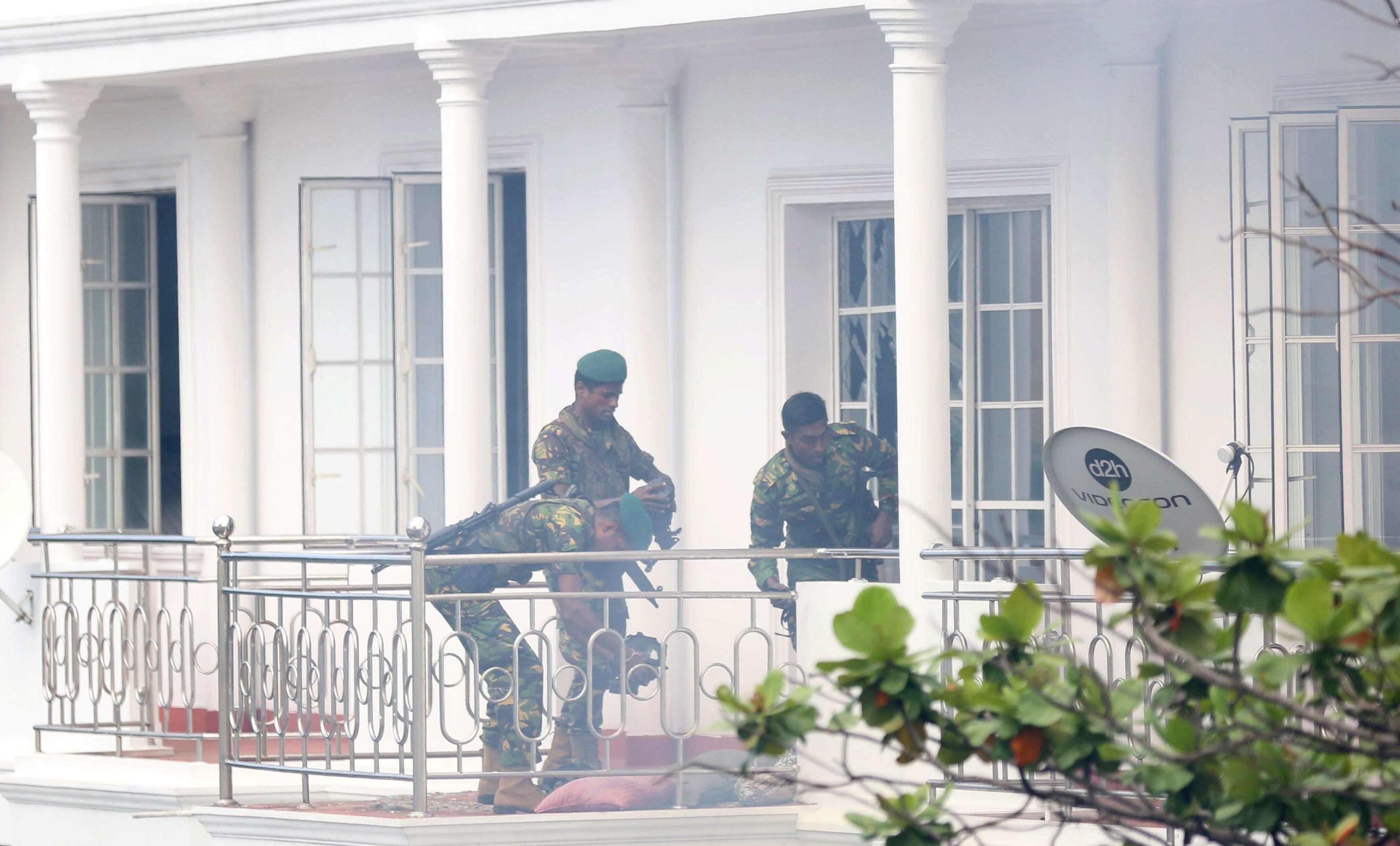 Σρι Λάνκα: 87 πυροκροτητές βρέθηκαν σε κεντρική στάση λεωφορείου του Κολόμπο – Στους 290 οι νεκροί-5