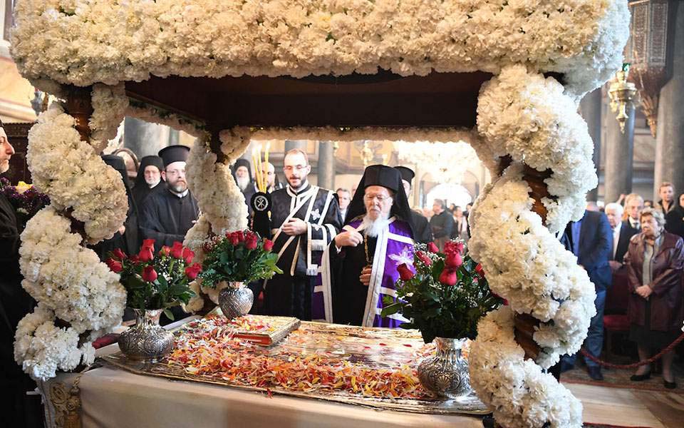 Κατάνυξη στους Επιταφίους ολόκληρης της χώρας-3