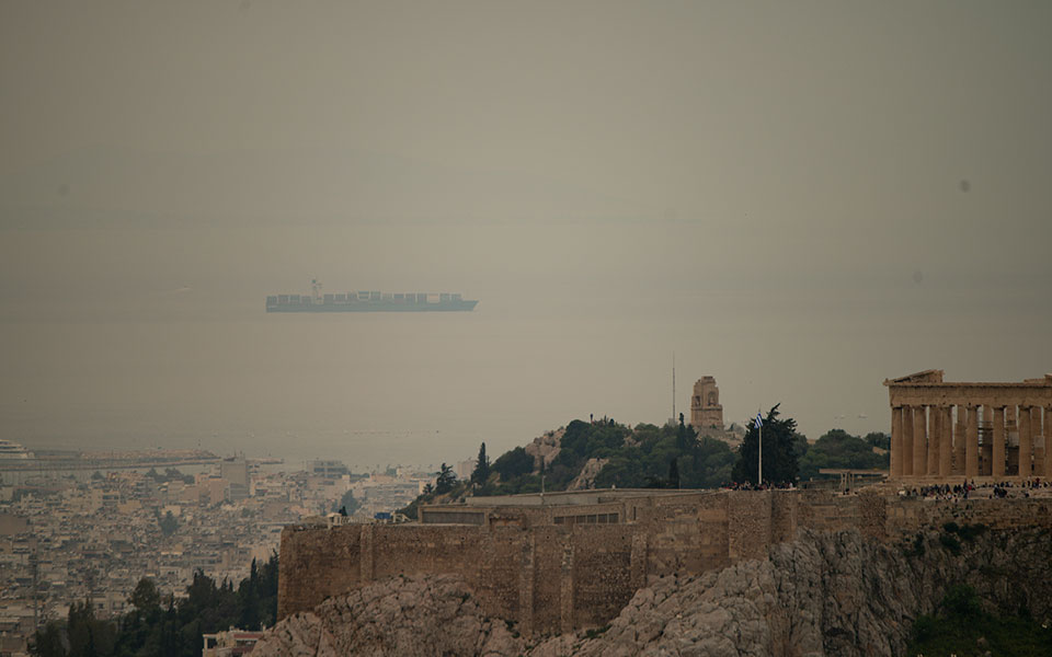 Κορυφώνεται με όλα τα μέσα η έξοδος των εκδρομέων – Αυξημένη η κίνηση στους δρόμους-1
