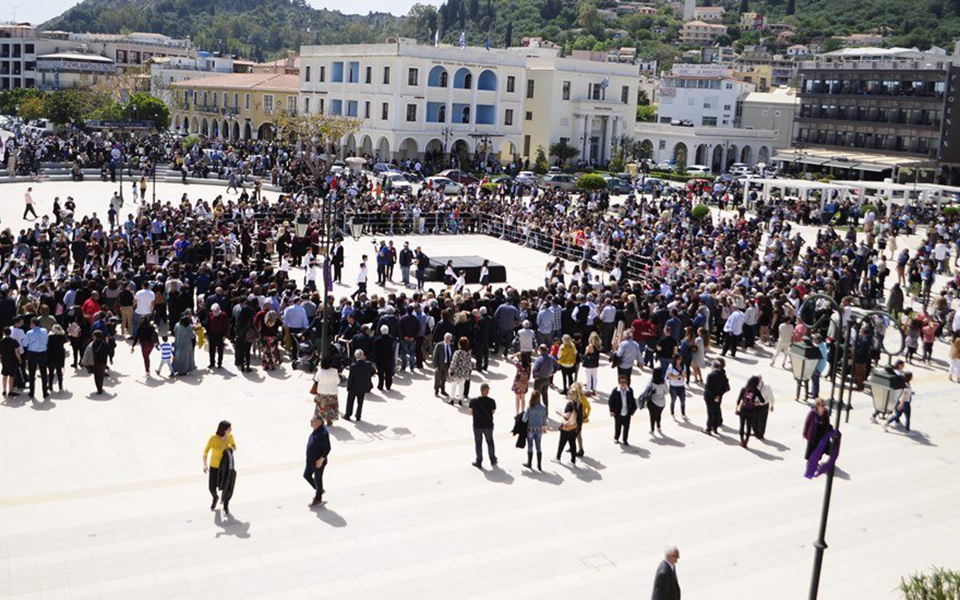 Κατάνυξη στους Επιταφίους ολόκληρης της χώρας-9