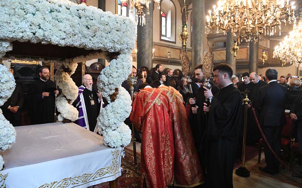 Κατάνυξη στους Επιταφίους ολόκληρης της χώρας-4