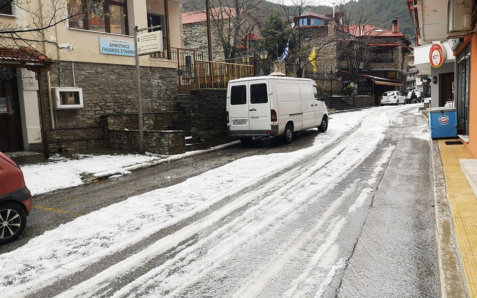 Ισχυρή χαλαζόπτωση σε περιοχές της Λάρισας (φωτογραφίες)-3
