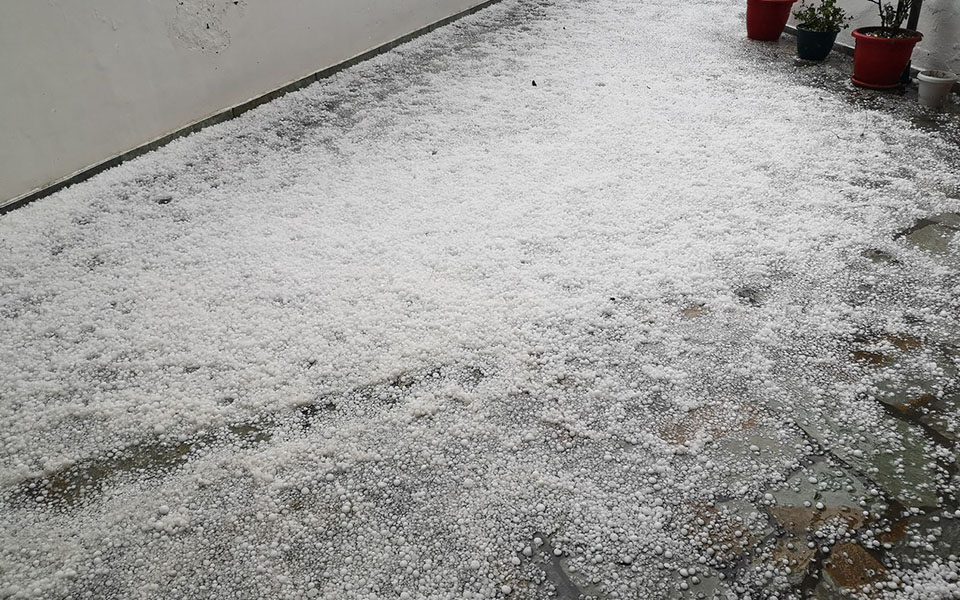 Ισχυρή χαλαζόπτωση σε περιοχές της Λάρισας (φωτογραφίες)-5