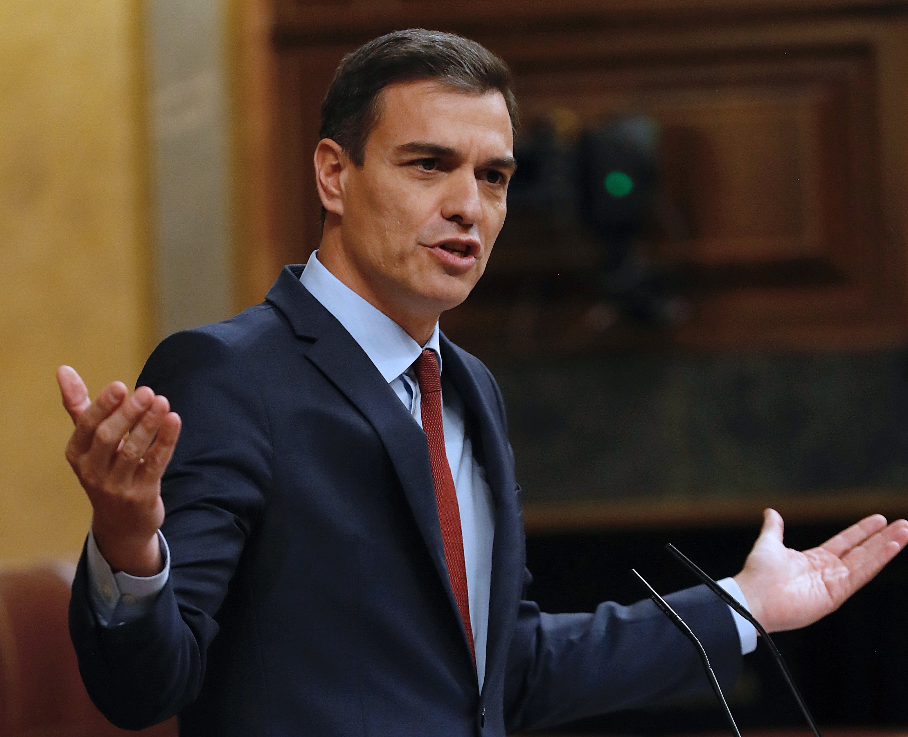 Στις κάλπες οι Ισπανοί: Φαβορί ο Σάντσεθ με την άκρα δεξιά να παραμονεύει-1