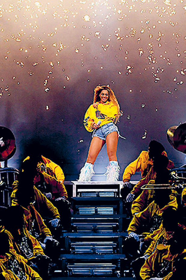 Ιλαροτραγωδία με φόντο την Αγκυρα-1