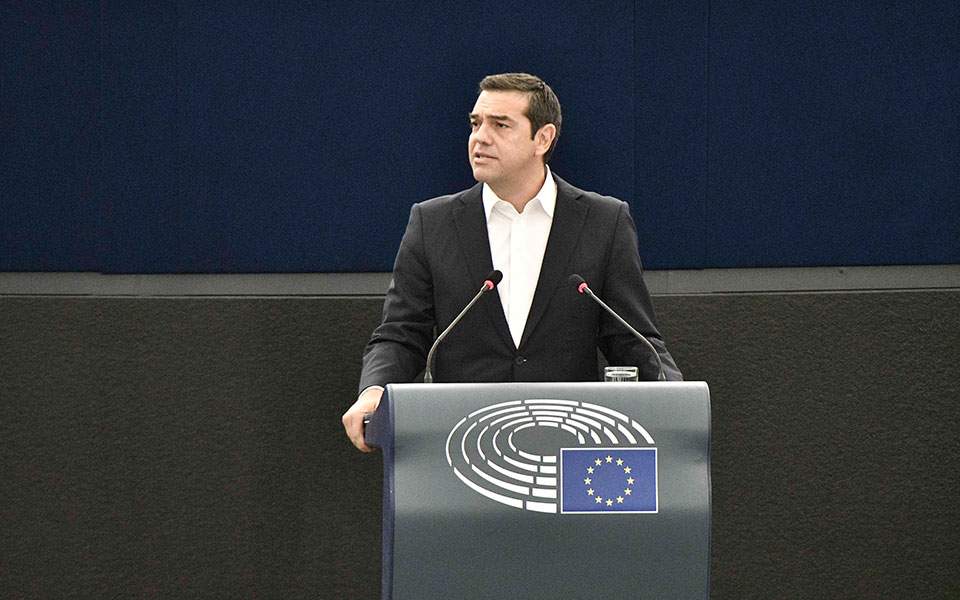 DW: Από τον Τσίπρα στη Μέι – μία ασυνήθιστη πενταετία-1