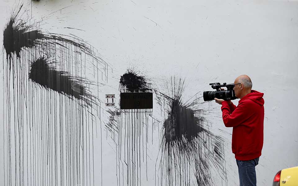 Επίθεση «Ρουβίκωνα» με μπογιές στο σπίτι του Αμερικανού Πρέσβη (φωτογραφίες – βίντεο)-5