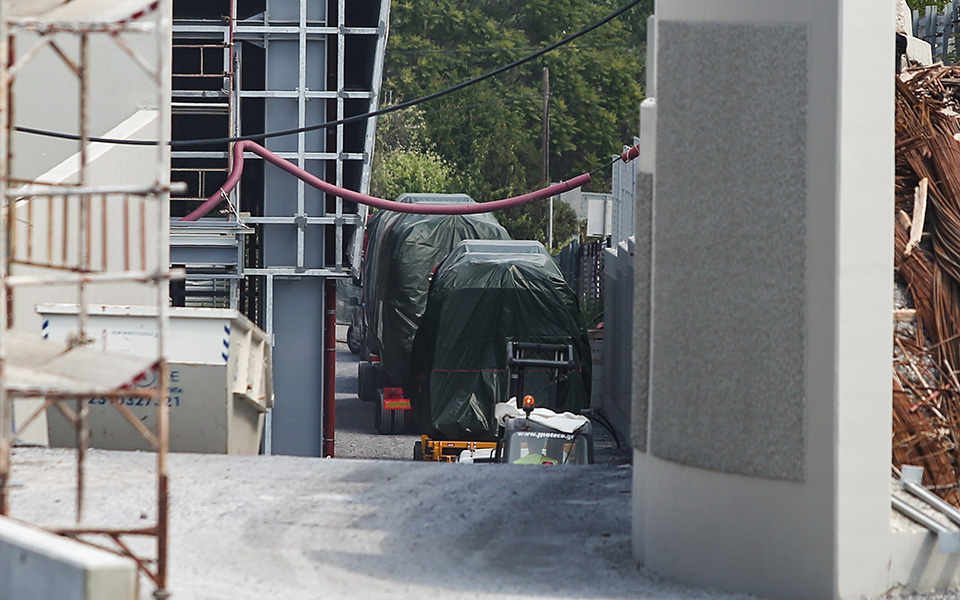 Στη Θεσσαλονίκη τα πρώτα βαγόνια του μετρό που θα ξεκινήσει το 2020 (φωτογραφίες)-1